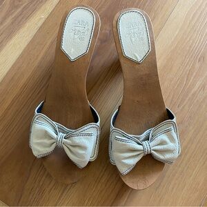 Zara clog style sandal with bow and stud details EUR39 cream white color
